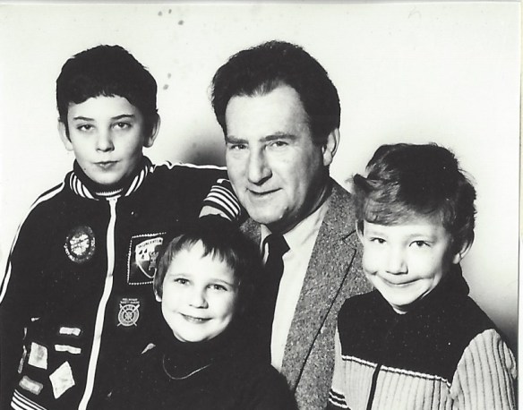 1974 Bruce, dad, Ian, Susan